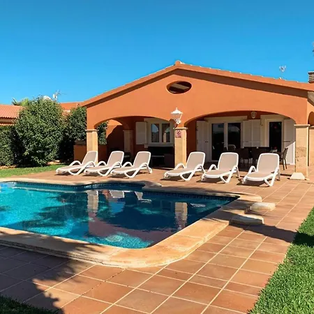 Bounganvilla * Cala en Bosch